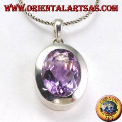 Colgante de plata con una hermosa amatista natural con un marco simple