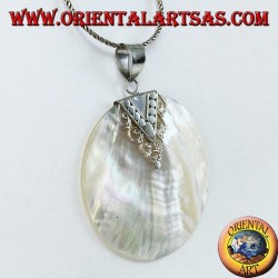 Pendentif avec nacre ronde et crochet en argent fait à la main