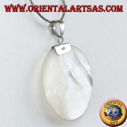Pendentif avec nacre ronde et crochet en argent fait à la main