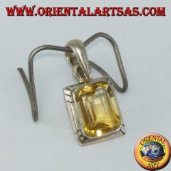 Silver pendant with natural rectangular Topaz