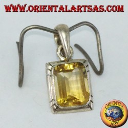 Pendentif en argent avec topaze rectangulaire naturelle