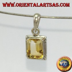 Pendentif en argent avec topaze rectangulaire naturelle