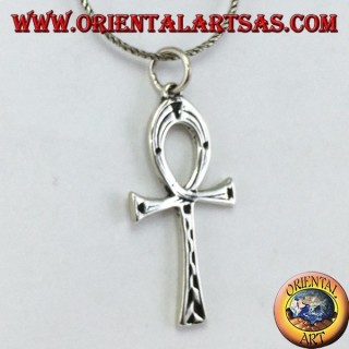 Colgante de plata con una cruz egipcia ankh (llave de la vida) con incrustaciones