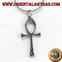 Colgante de plata con una cruz egipcia ankh (llave de la vida) con incrustaciones