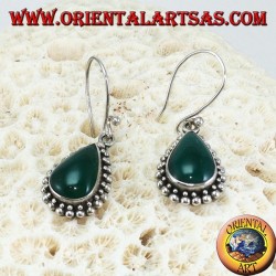 Pendientes de plata con ágata verde rodeada por dos filas de puntos