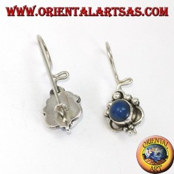 Pendientes de plata con adornos redondos de ágata azul y puntos