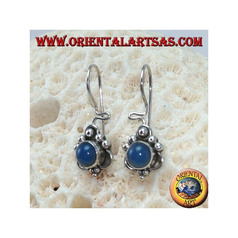 Pendientes de plata con adornos redondos de ágata azul y puntos