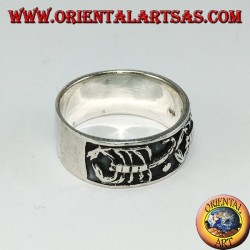 Bague en argent avec scorpions bas-reliefs