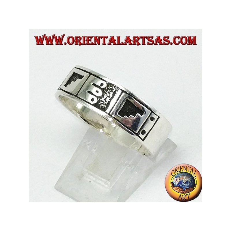Band ring in silver with Maya low relief