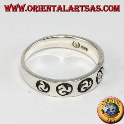 Bague en argent avec bas-relief triskele triskele