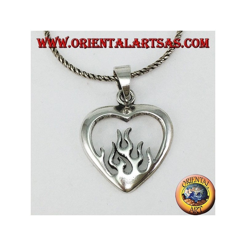 Pendentif en argent, coeur avec feu