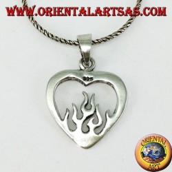 Colgante de plata, corazón con fuego