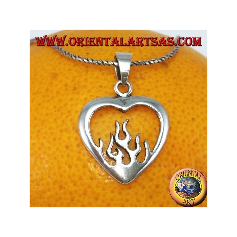 Silberner Anhänger, Herz mit Feuer