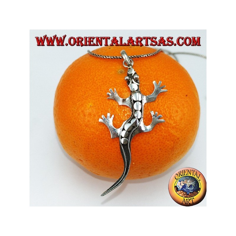 Colgante en plata gecko con tachuelas en la parte posterior