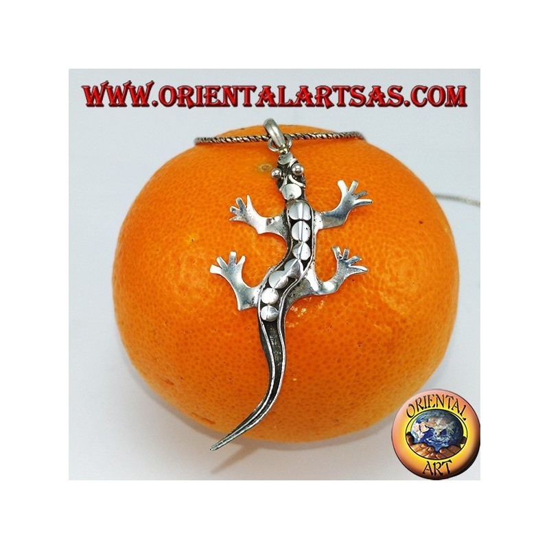 Pendant in gecko silver with studs on the back