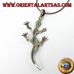 Pendant in gecko silver with studs on the back