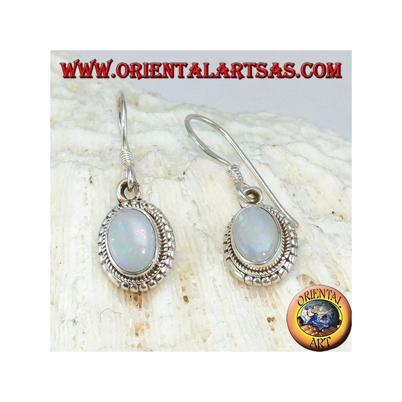 Silberne Ohrringe mit Opal