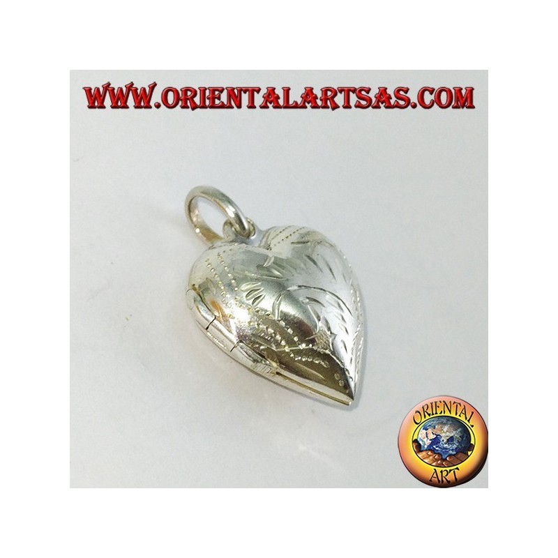 Silver pendant Inlaid heart photo frame (small)