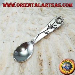 Pendant in silver teaspoon with an engraved flower