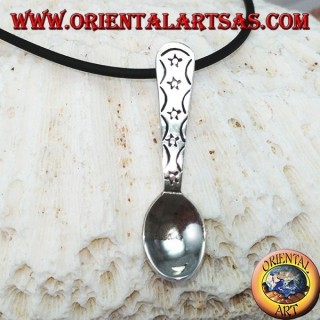 Pendentif en argent, petite cuillère à thé avec des étoiles gravées