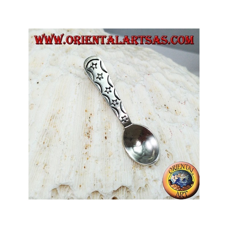 Colgante de plata, pequeña cucharilla con estrellas grabadas