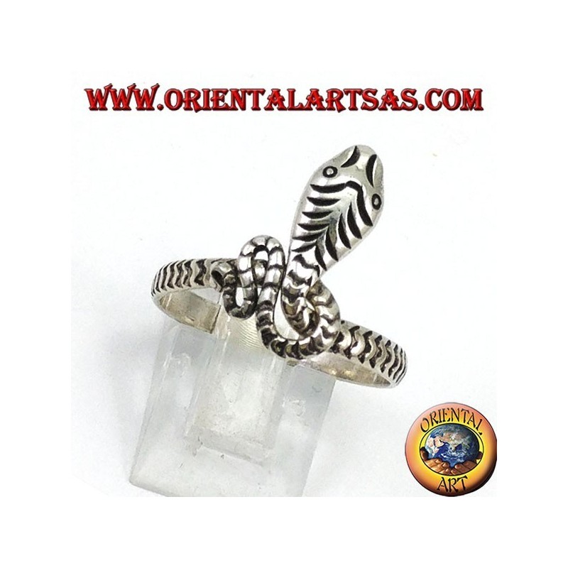 Anello in argento 925 a forma serpente intagliato a mano