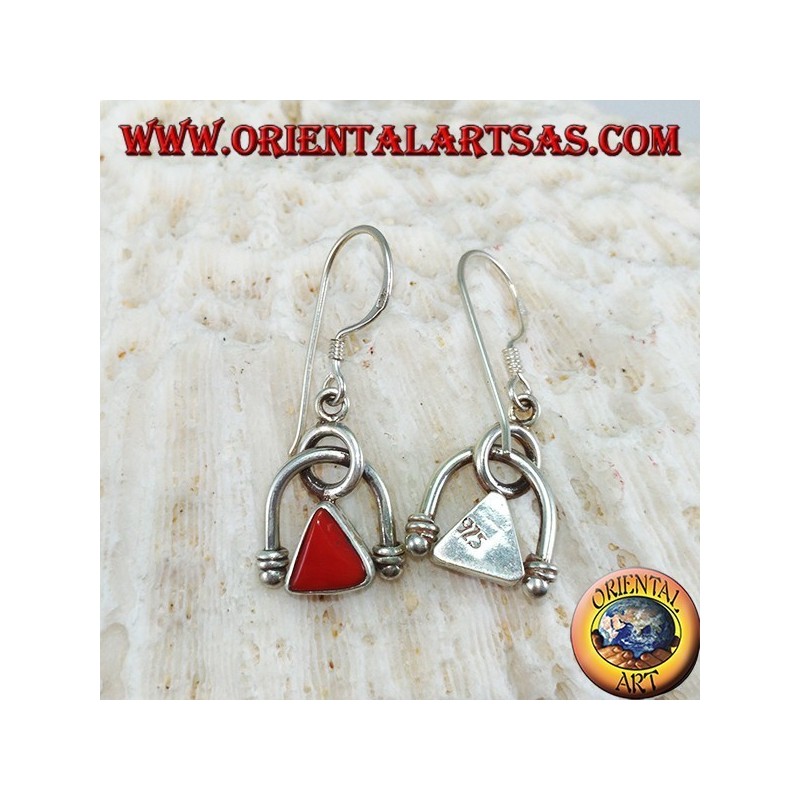 Orecchini in argento con corallo naturale triangolare