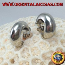 Large boucles d'oreilles en argent avec un fermoir papillon