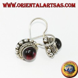 Boucles d'oreilles en argent avec grenat rond cabochon
