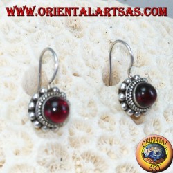 Boucles d'oreilles en argent avec grenat rond cabochon