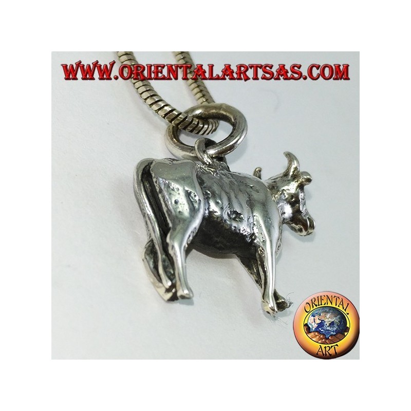 Colgante tridimensional de plata de toro