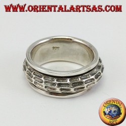 Band ring in silver Convex antistress swirled and carved