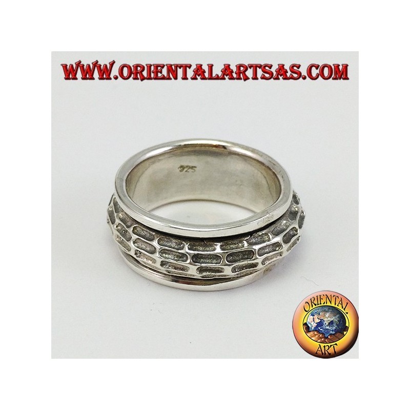 Band ring in silver Convex antistress swirled and carved