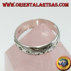 Anillo de plata con estrella incrustada a mano