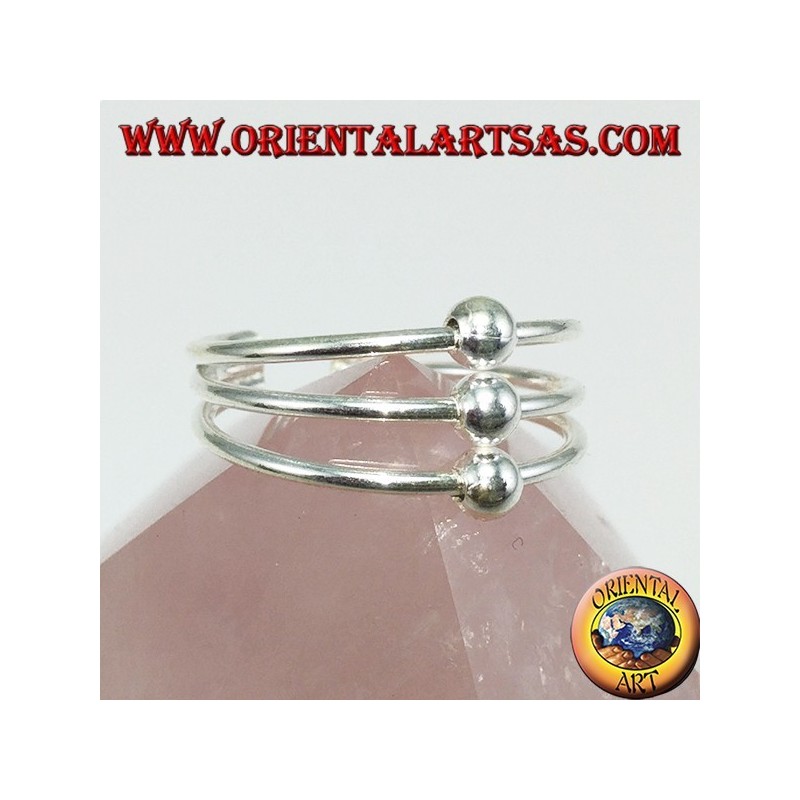 Silver ring with feet or three-strand phalanxes with three aligned spheres