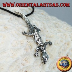 Pendant in silver, mobile gecko with head facing down