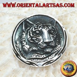 Pendentif en argent, tête de tigre médaillon