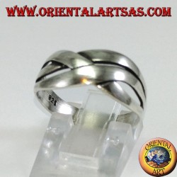 Anillo de plata con bandas cruzadas