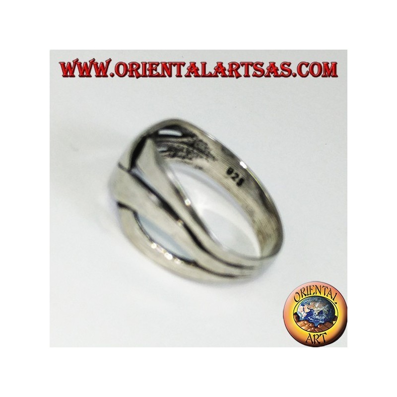 Anello in argento a fasce incrociate