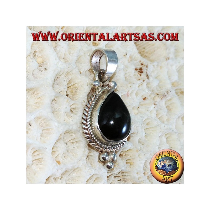 Pendentif en argent avec une étoile noire (drop)