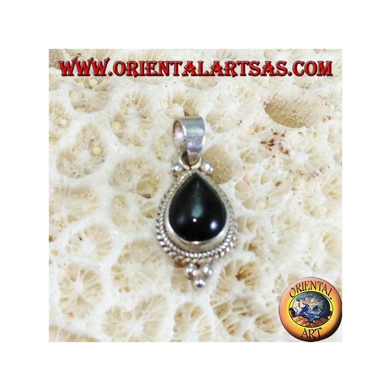 Pendentif en argent avec une étoile noire (drop)