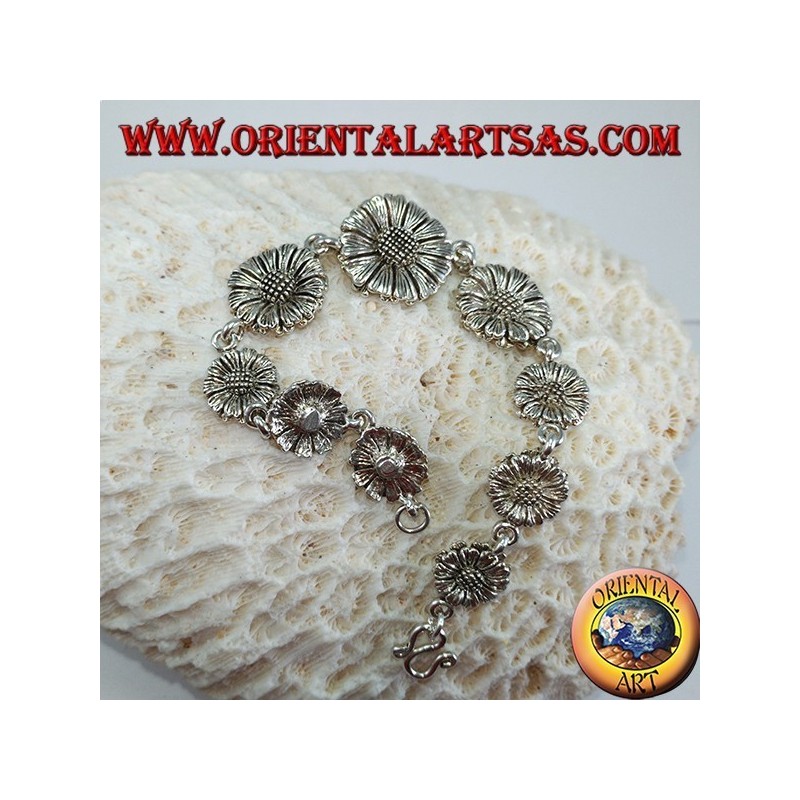 Bracciale in argento a forma di margherite