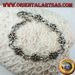 Pulsera con cruces de lirio plateado
