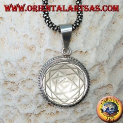 Pendentif en argent avec Sri Yantra gravé en cristal de roche (moyen)