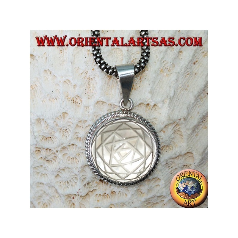 Colgante de plata con Sri Yantra grabado en cristal de roca (medio)