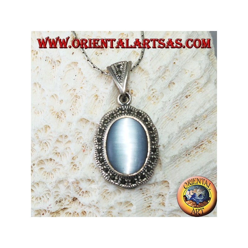 Ciondolo in argento con cimòfane (occhio di gatto grigio) contornato di marcassite