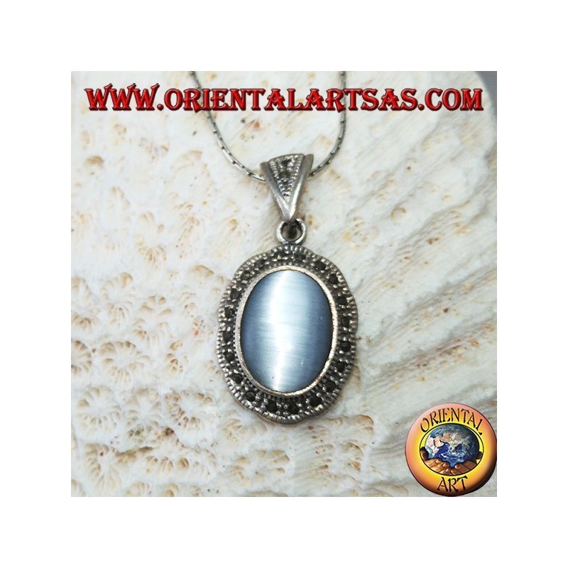 Pendentif en argent avec cimòfane (oeil de chat gris) entouré de marcassite
