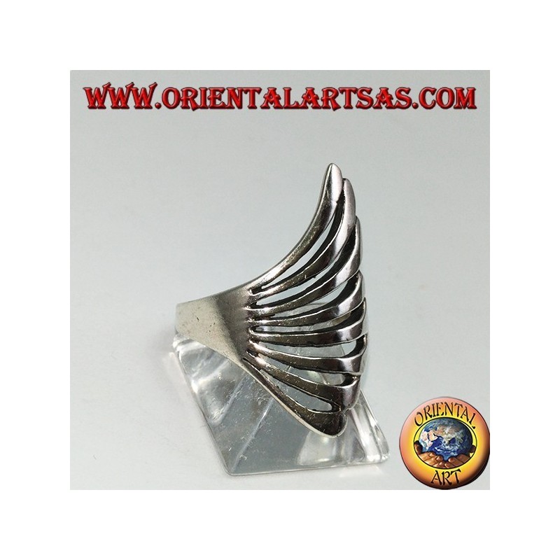 Anillo de plata en forma de abanico