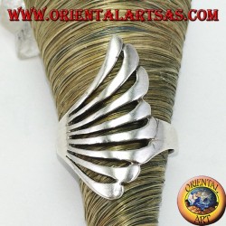 Anillo de plata en forma de abanico