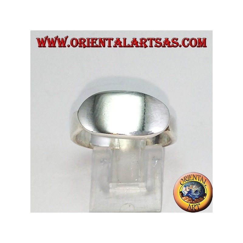 Bague en argent lisse avec une croix ovale